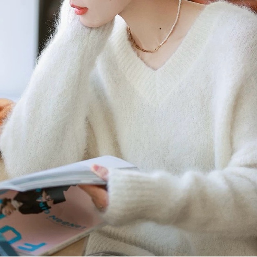 Suri Alpaca White V-Neck Sweater